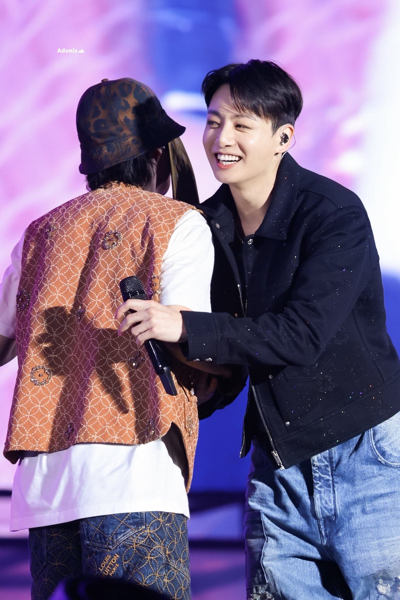 Tình hình căng thẳng của em út BTS: Đối diện bão chỉ trích, quan hệ với 1 người bị xuyên tạc- Ảnh 1.