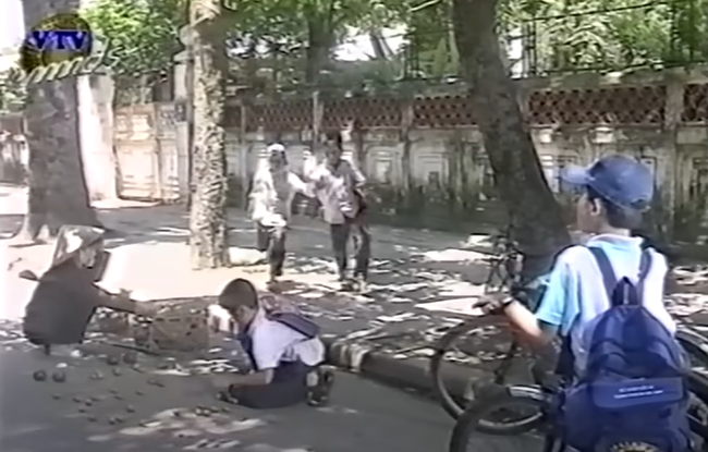 Mọi cha mẹ đều nên xem bộ phim Việt Nam năm 2000 này: Quá hay! Như 1 bài học giúp ta tỉnh ngộ trong việc dạy con!- Ảnh 3.