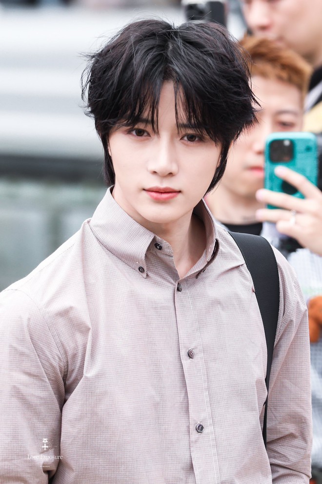 Jonathan Anderson debut show Dior: Mingyu như học sinh, bà bầu Rihanna lại sang áp đảo- Ảnh 10.