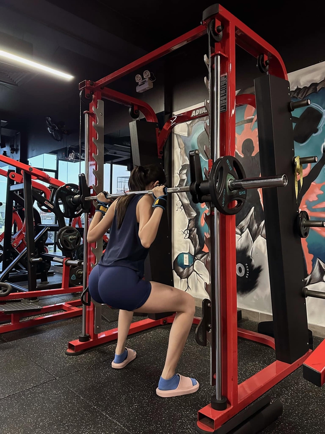 Chăm tập gym, bạn gái HIEUTHUHAI tăng cân nhanh 