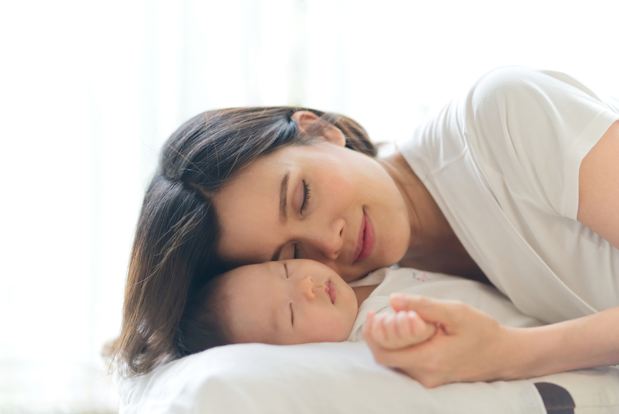 Khi một chiếc áo cũng có thể thay một cái ôm- Ảnh 2.