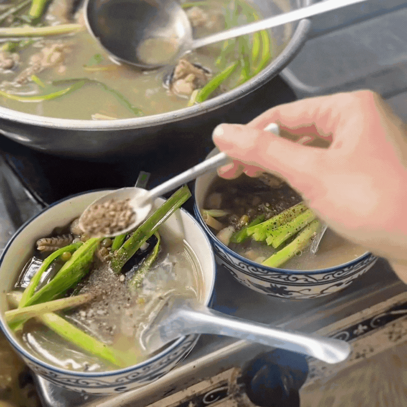 Món đặc sản "rùng mình" ở miền Tây ngày hè: Người sợ xanh mặt, người lại gật gù khen ngon- Ảnh 10.