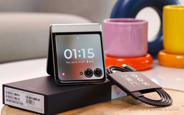 Motorola Razr 2025 là điện thoại gập "làm đúng" nhiều thứ nhất hiện nay- Ảnh 1.