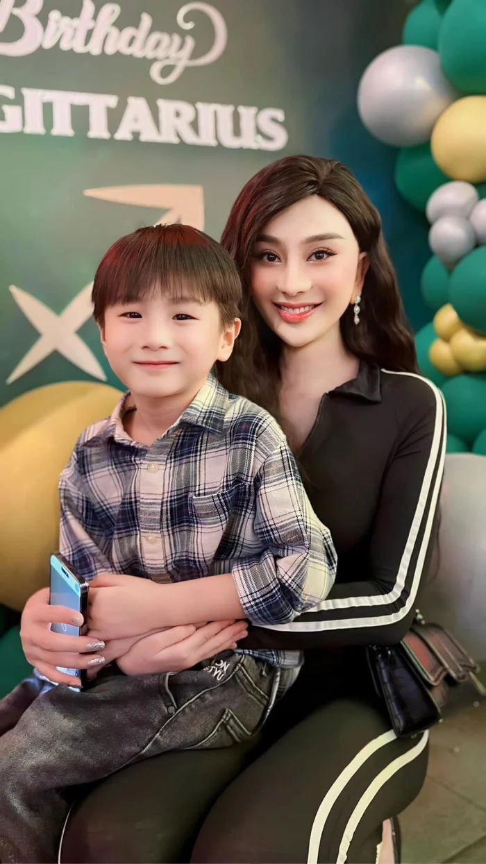 Nữ nghệ sĩ đem 30 tỷ tiền mặt đi mua biệt thự, U50 trẻ đẹp như 30, không chồng sau đổ vỡ hôn nhân- Ảnh 4.