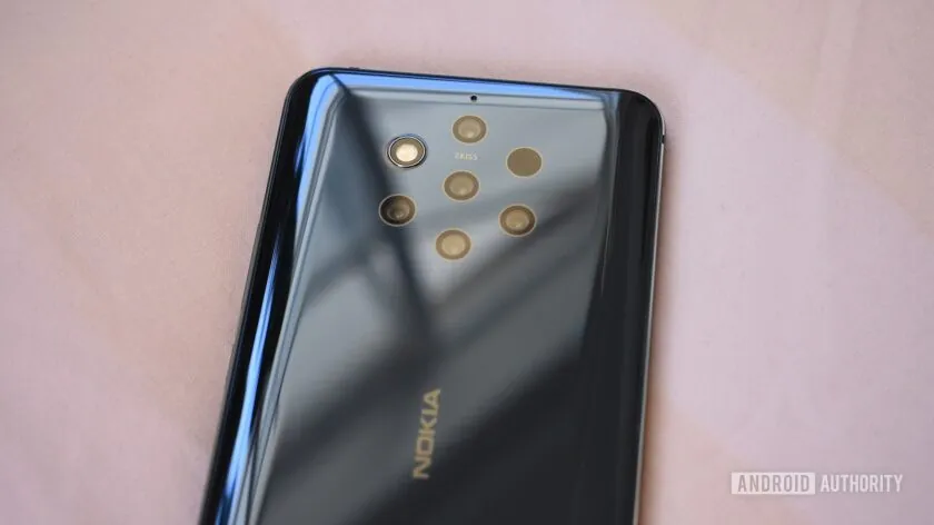 Ai còn nhớ mẫu Nokia có đến 5 camera Ai còn nhớ mẫu Nokia có đến 5 camera