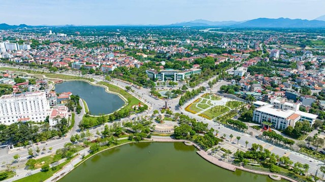 Việt Nam có 1 nơi rất lạ: Tiếp giáp với 7 tỉnh, thành khác sau sáp nhập, cái tên nghe đã giàu lại còn sống lâu- Ảnh 1.