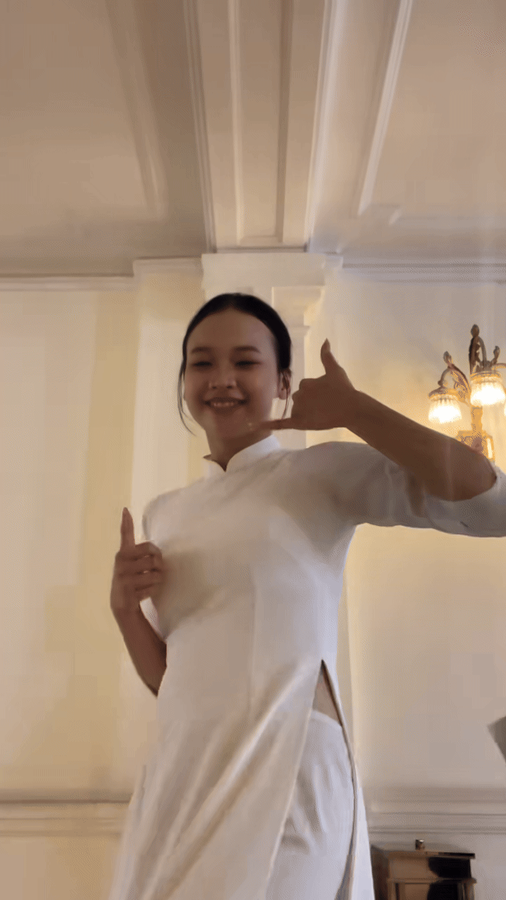 Cục trưởng Xuân Bắc chiếm sóng gái xinh, đu trend TikTok, netizen nói “không triệu view hơi phí”- Ảnh 1.
