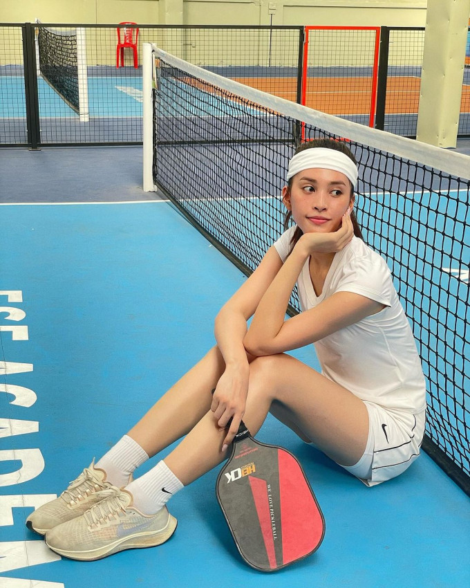 Hiền Hồ và Ngọc Trinh chơi pickleball: Ai hot hơn?- Ảnh 2.