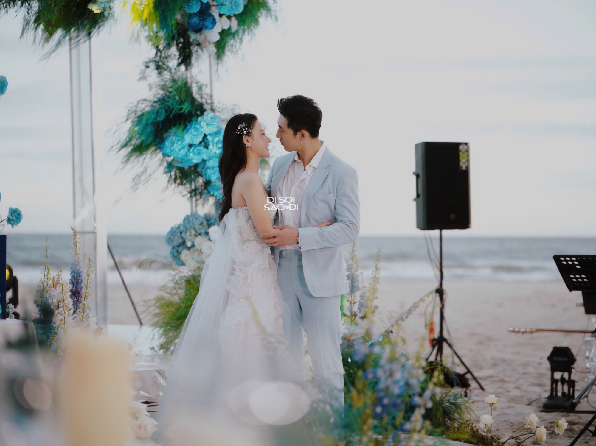 Video Midu được chồng tặng 2 chiếc túi tiền tỷ bằng cách độc lạ, nhưng bất ngờ hơn cả là khi Minh Đạt nói lí do!- Ảnh 4. Video Midu được chồng tặng 2 chiếc túi tiền tỷ bằng cách độc lạ, nhưng bất ngờ hơn cả là khi Minh Đạt nói lí do!- Ảnh 4.