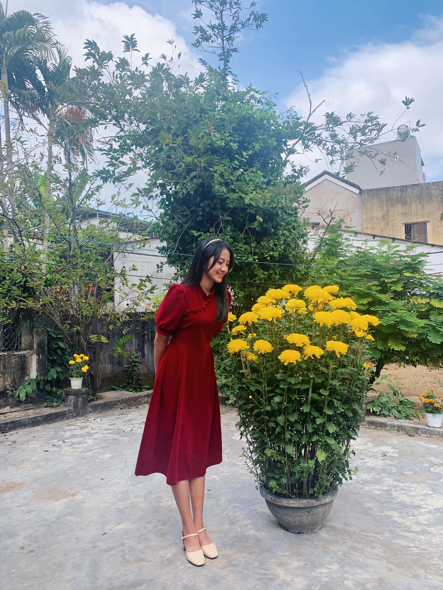 Lộ ảnh thời cấp 3 tự ti, da ngăm đen của Hà Trúc Linh - Hoa hậu Việt Nam: Lên phố 