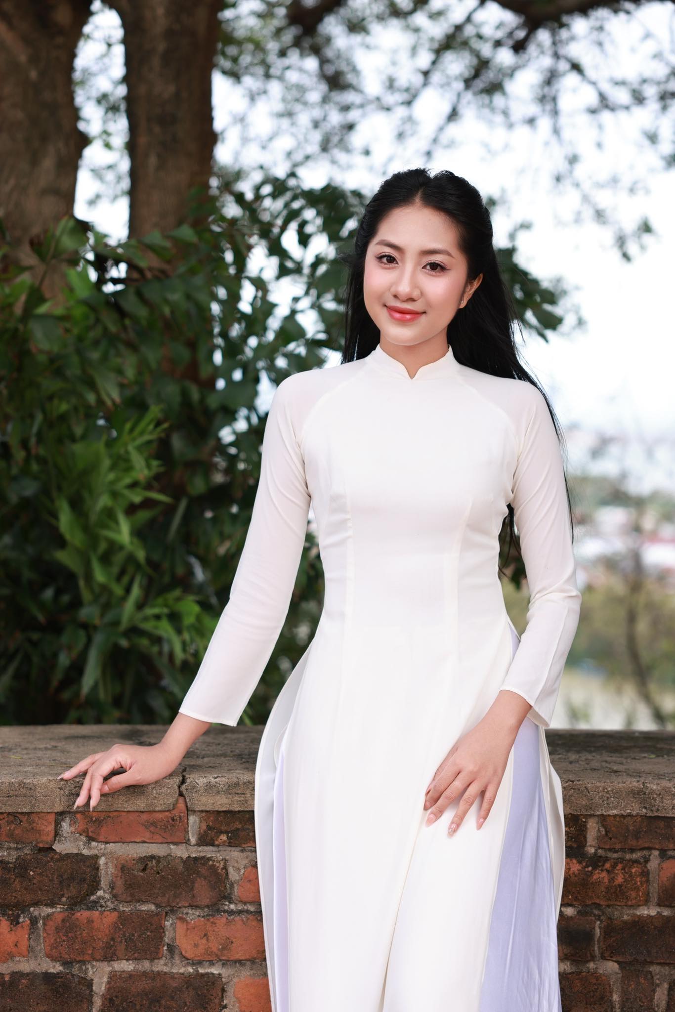 Lộ ảnh thời cấp 3 tự ti, da ngăm đen của Hà Trúc Linh - Hoa hậu Việt Nam: Lên phố 
