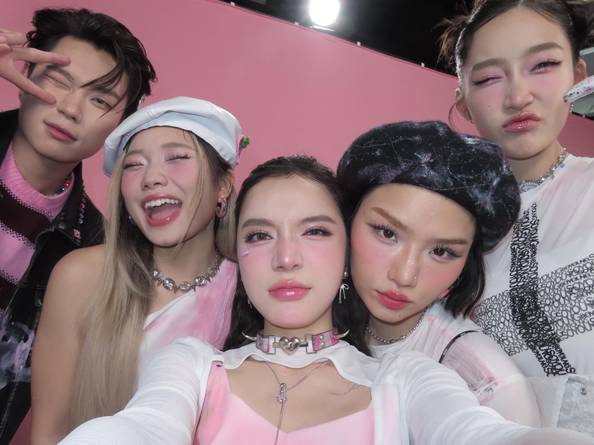 Trạng thái cực đoan của 1 Em Xinh sau khi bị loại khỏi show Say Hi- Ảnh 2.