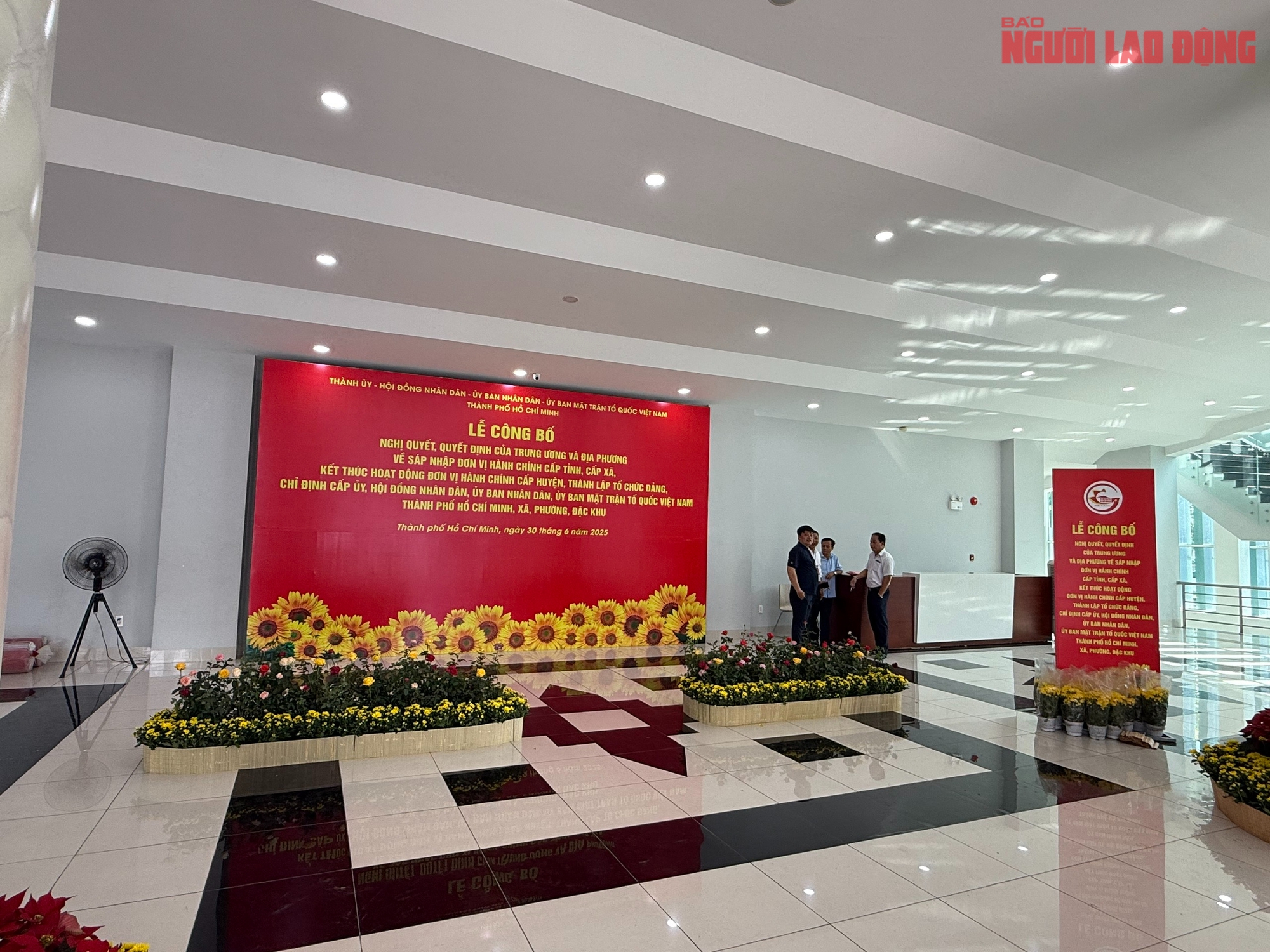 Sẵn sàng cho lễ công bố thành lập và ra mắt lãnh đạo TP HCM mới- Ảnh 4.
