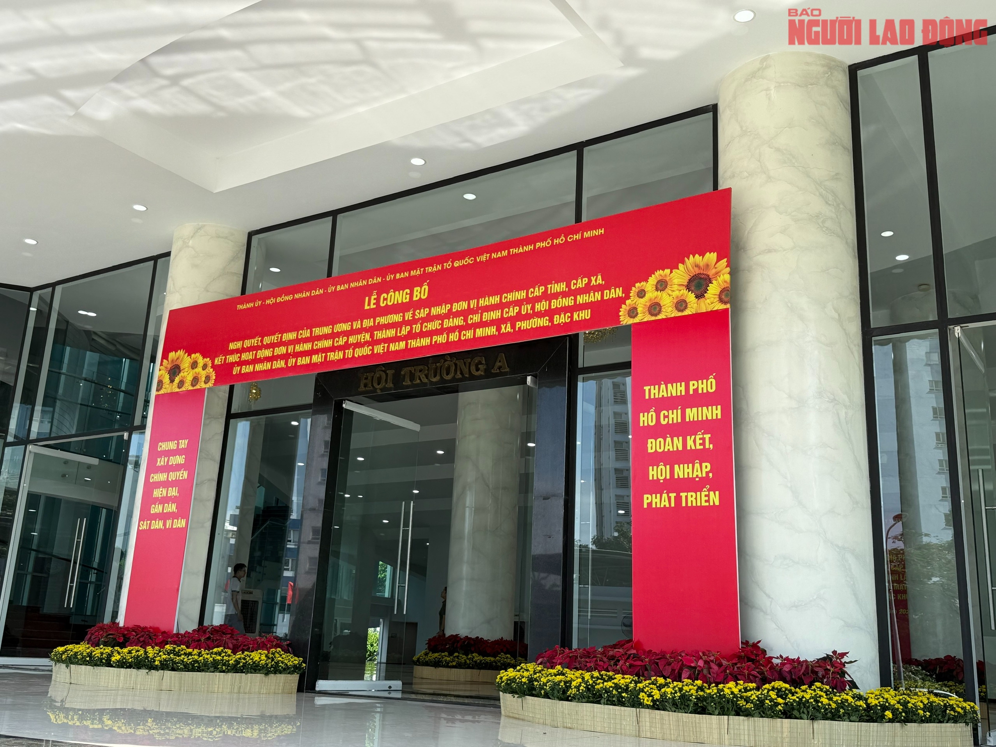 Sẵn sàng cho lễ công bố thành lập và ra mắt lãnh đạo TP HCM mới- Ảnh 5.