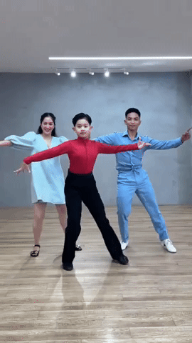 Con trai Khánh Thi-Phan Hiển: 10 tuổi cao gần bằng bố, là 