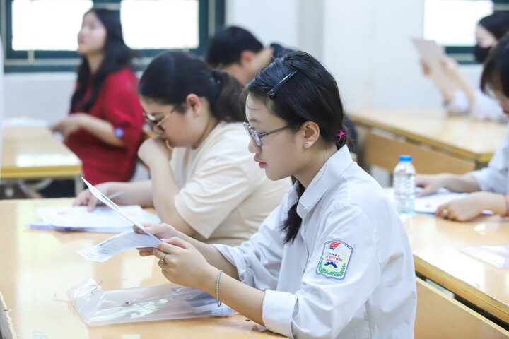 "IELTS 8.0 còn ngao ngán với đề tiếng Anh, thí sinh vùng khó phải làm sao"- Ảnh 2.