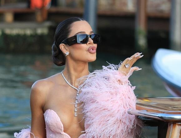 Gái đẹp nhà Kardashian - Jenner 