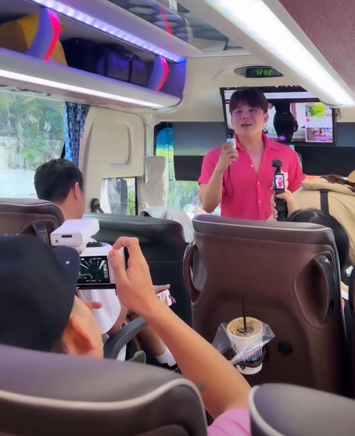 "Tiệc cưới lần 2" của Midu: Cặp đôi phát "vũ trụ cẩu lương", thiếu gia Minh Đạt si mê vợ ra mặt!- Ảnh 15.
