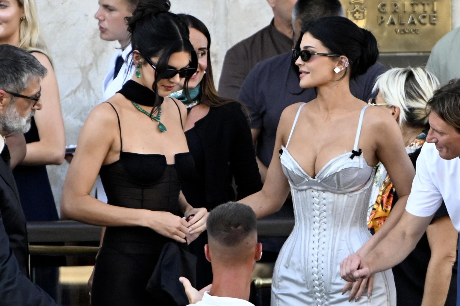 Gái đẹp nhà Kardashian - Jenner 