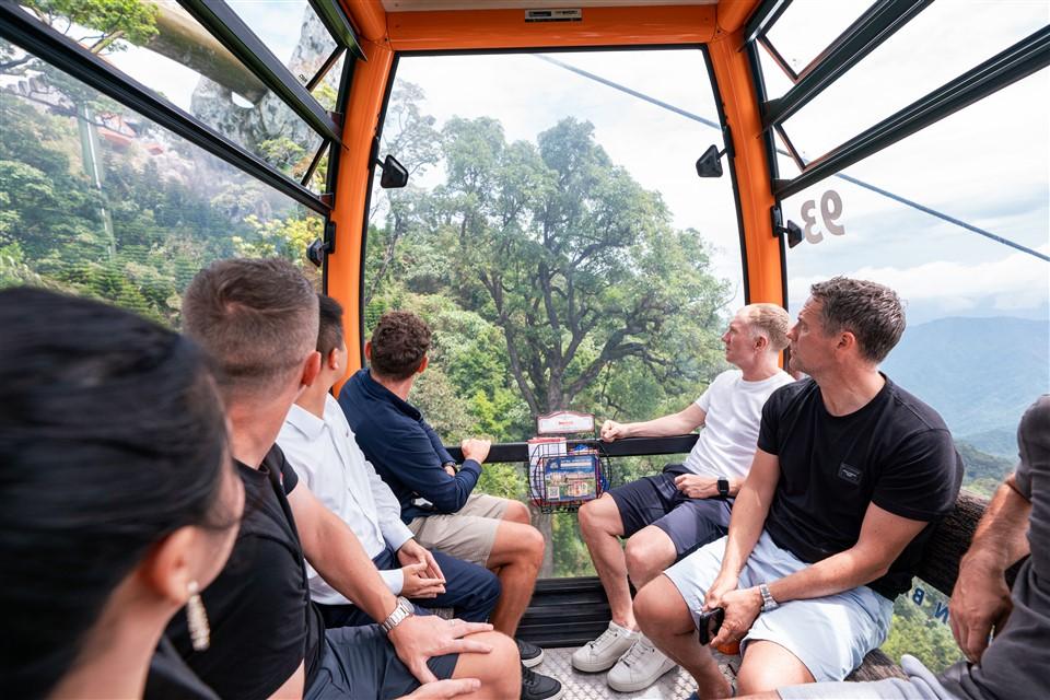 Ba huyền thoại bóng đá Michael Owen, Ryan Giggs, Paul Scholes trải nghiệm Ba Na Hills- Ảnh 2.