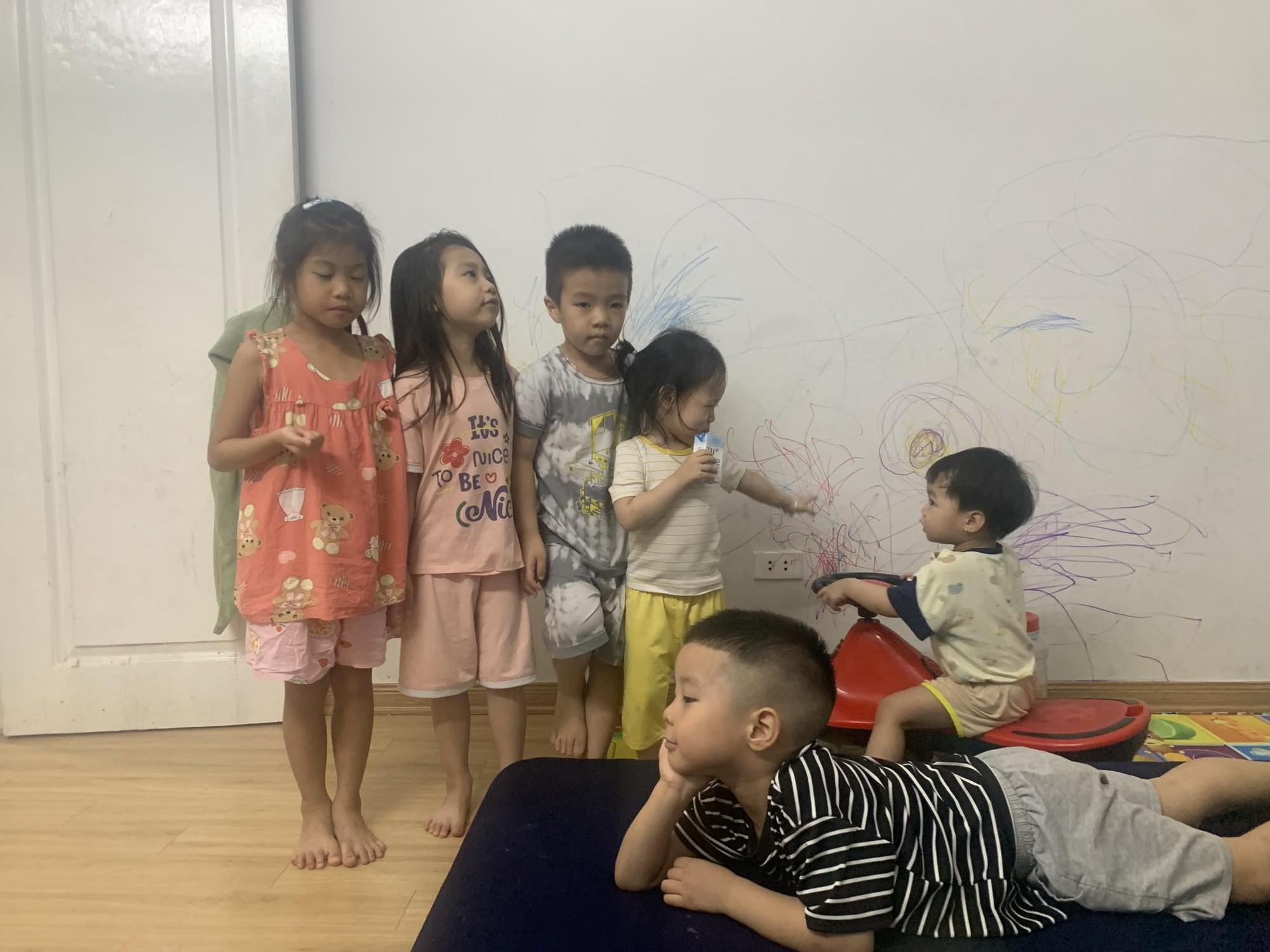 Mới gửi con về quê nghỉ hè được 2 ngày, mẹ phải tức tốc quay về... “giải cứu ông bà”- Ảnh 2.