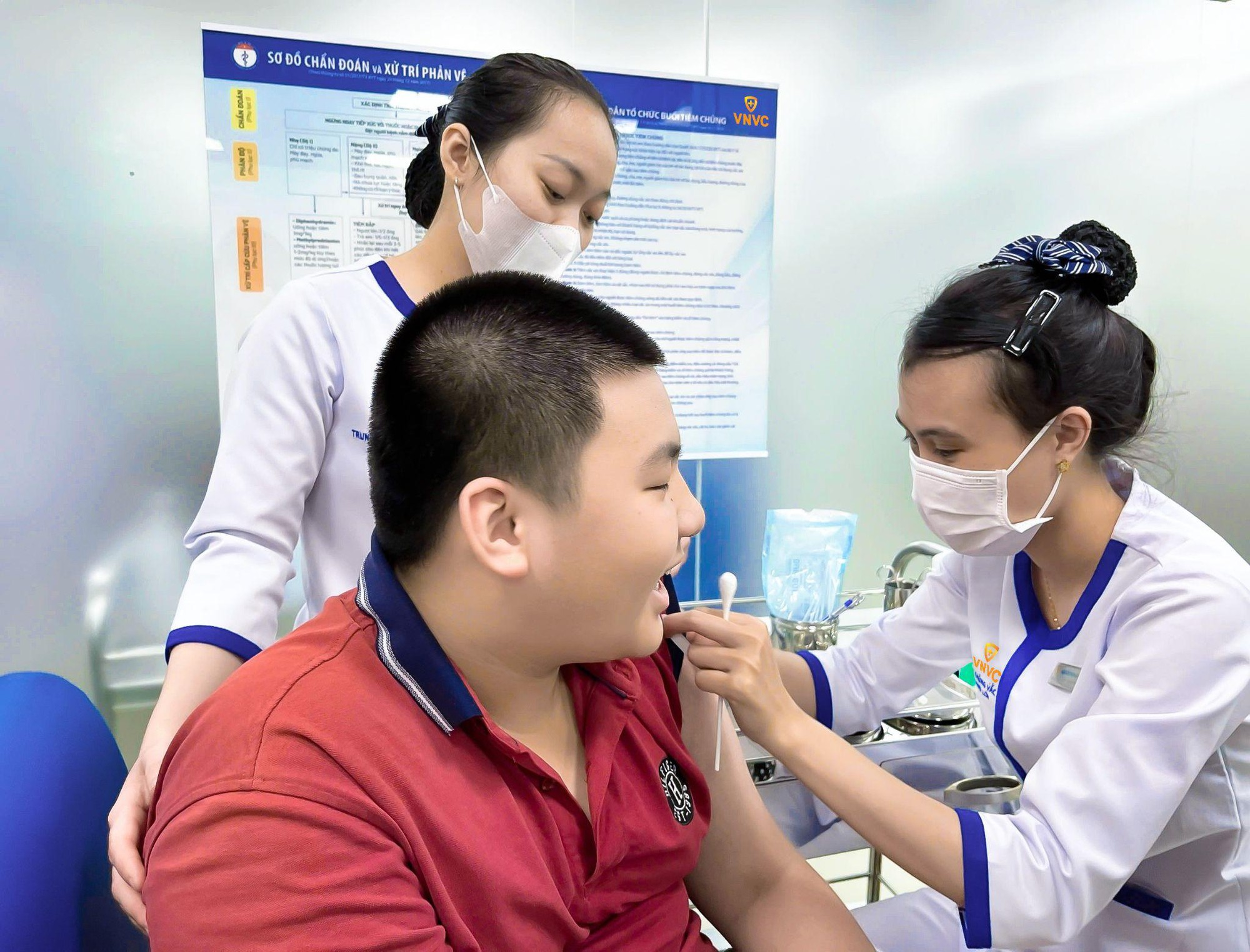 Trẻ vị thành niên dễ mắc não mô cầu từ những hiểu nhầm cha mẹ nào cũng gặp- Ảnh 5.