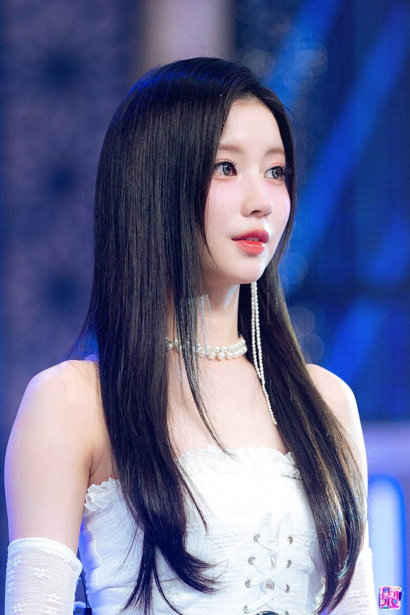 Nữ idol mặt lệch vẫn xinh đẹp bất chấp cam thường, clip 9s đủ khiến cả triệu fan điêu đứng- Ảnh 9. Nữ idol mặt lệch vẫn xinh đẹp bất chấp cam thường, clip 9s đủ khiến cả triệu fan điêu đứng- Ảnh 9.