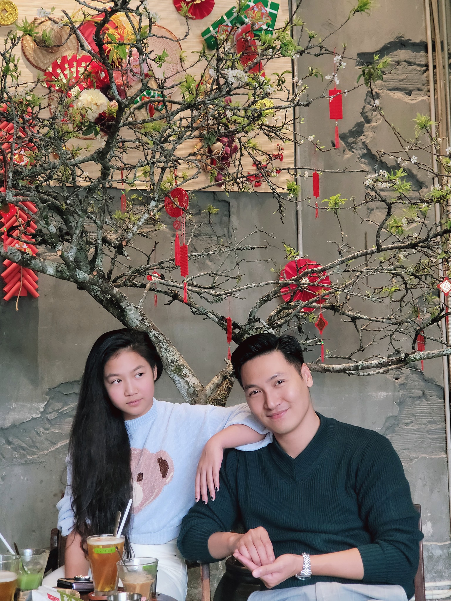 "Tiểu công chúa" bé bỏng của "Bố ơi, mình đi đâu thế?" nay thành thiếu nữ dịu dàng, vẻ đẹp trong trẻo chuẩn "nàng thơ"- Ảnh 20.