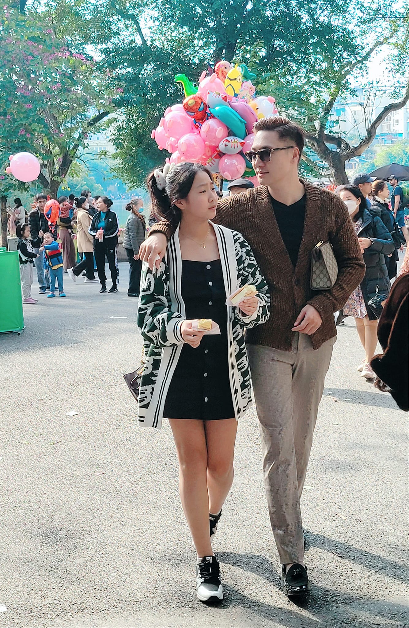 "Tiểu công chúa" bé bỏng của "Bố ơi, mình đi đâu thế?" nay thành thiếu nữ dịu dàng, vẻ đẹp trong trẻo chuẩn "nàng thơ"- Ảnh 16.