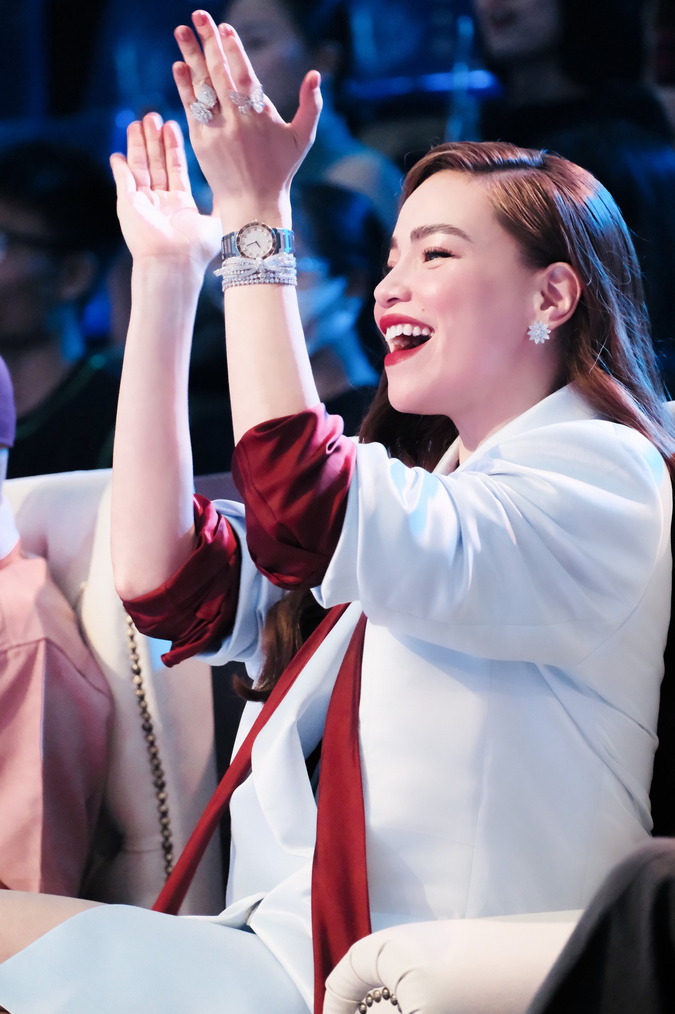 Hà Hồ 