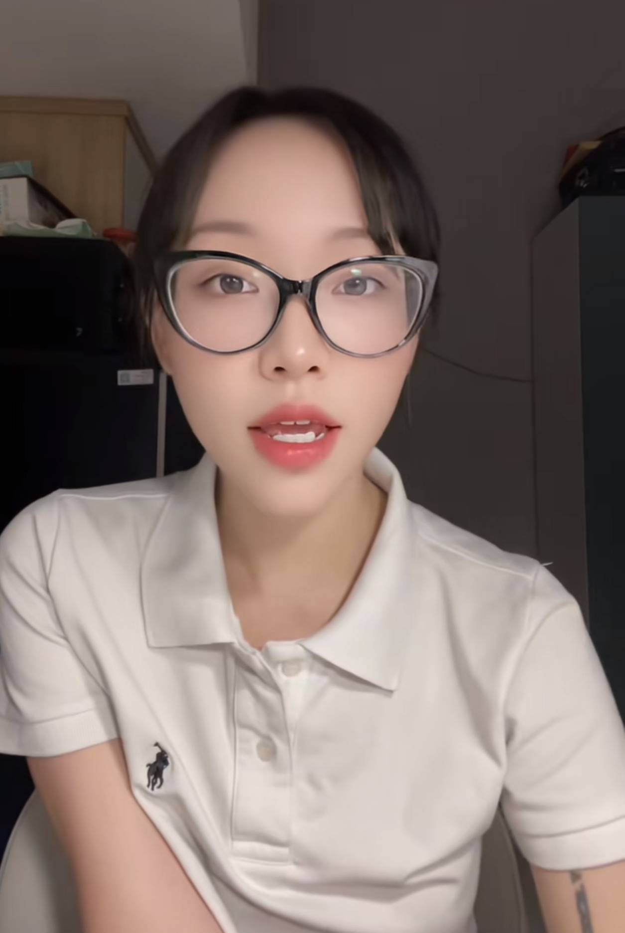 Bảo Uyên - người tố Mỹ Tâm chèn ép "triệt đường sống": Sự nghiệp không nổi 1 hit, sơ hở là "bóc phốt" đầy tranh cãi- Ảnh 1.