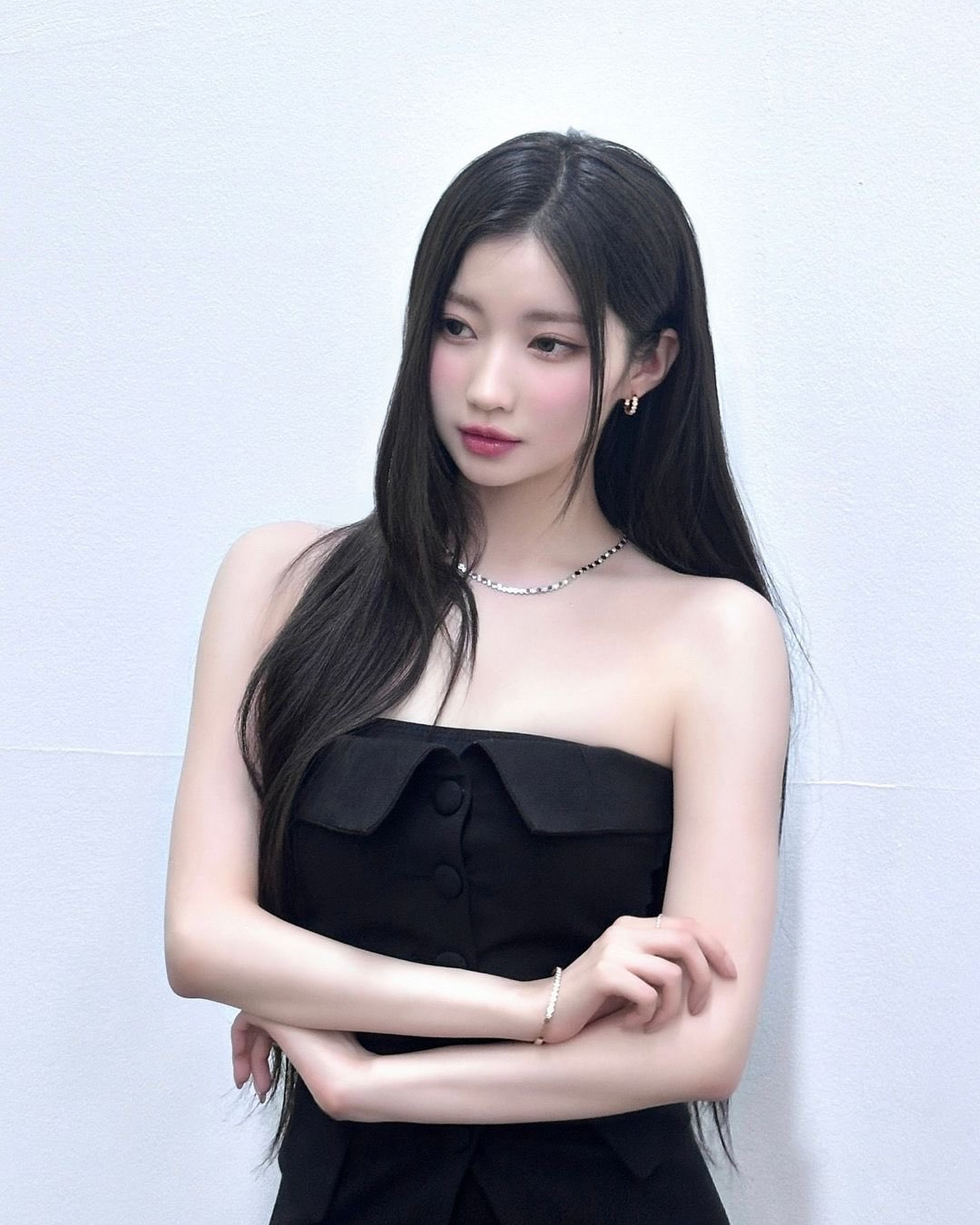 Nữ idol mặt lệch vẫn xinh đẹp bất chấp cam thường, clip 9s đủ khiến cả triệu fan điêu đứng- Ảnh 8. Nữ idol mặt lệch vẫn xinh đẹp bất chấp cam thường, clip 9s đủ khiến cả triệu fan điêu đứng- Ảnh 8.