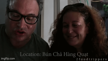 Khách Tây mê mẩn món ăn nổi tiếng thứ 2 của Hà Nội, đi bộ đến 48 phút trong cái nóng chỉ để thưởng thức- Ảnh 7.