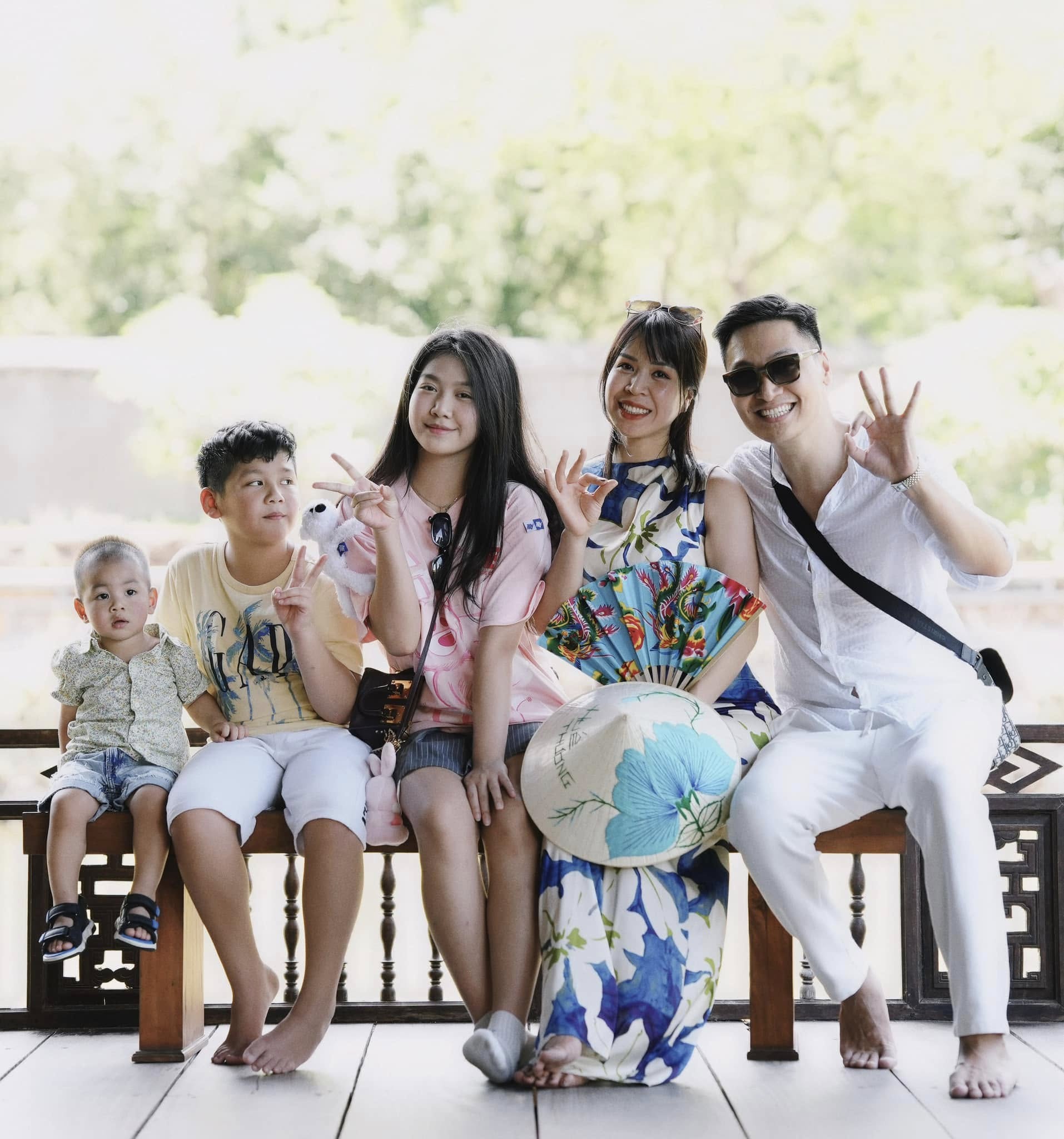 "Tiểu công chúa" bé bỏng của "Bố ơi, mình đi đâu thế?" nay thành thiếu nữ dịu dàng, vẻ đẹp trong trẻo chuẩn "nàng thơ"- Ảnh 32.