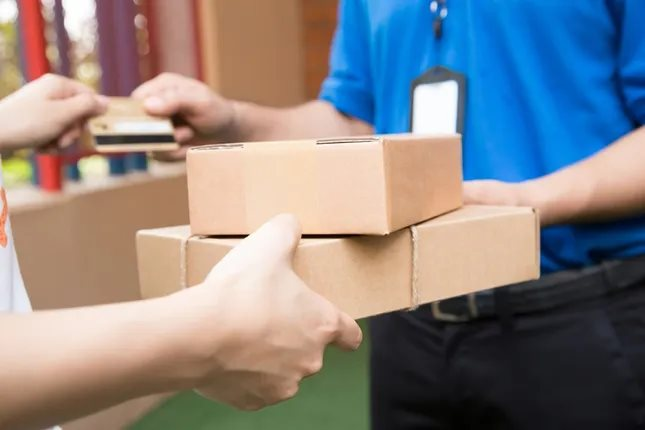 Công an cảnh báo người tiêu dùng tuyệt đối không làm theo yêu cầu này của shipper- Ảnh 1.