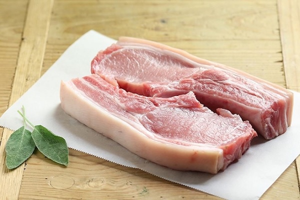 Thịt lợn bệnh làm thức ăn cho cá, chỉ cần 