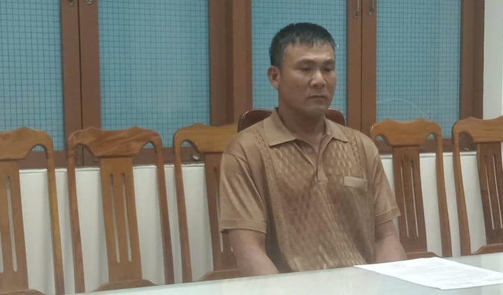Khởi tố tài xế xe bán tải phóng ào ào, bóp còi inh ỏi trên bãi biển Tuy Hòa- Ảnh 1.