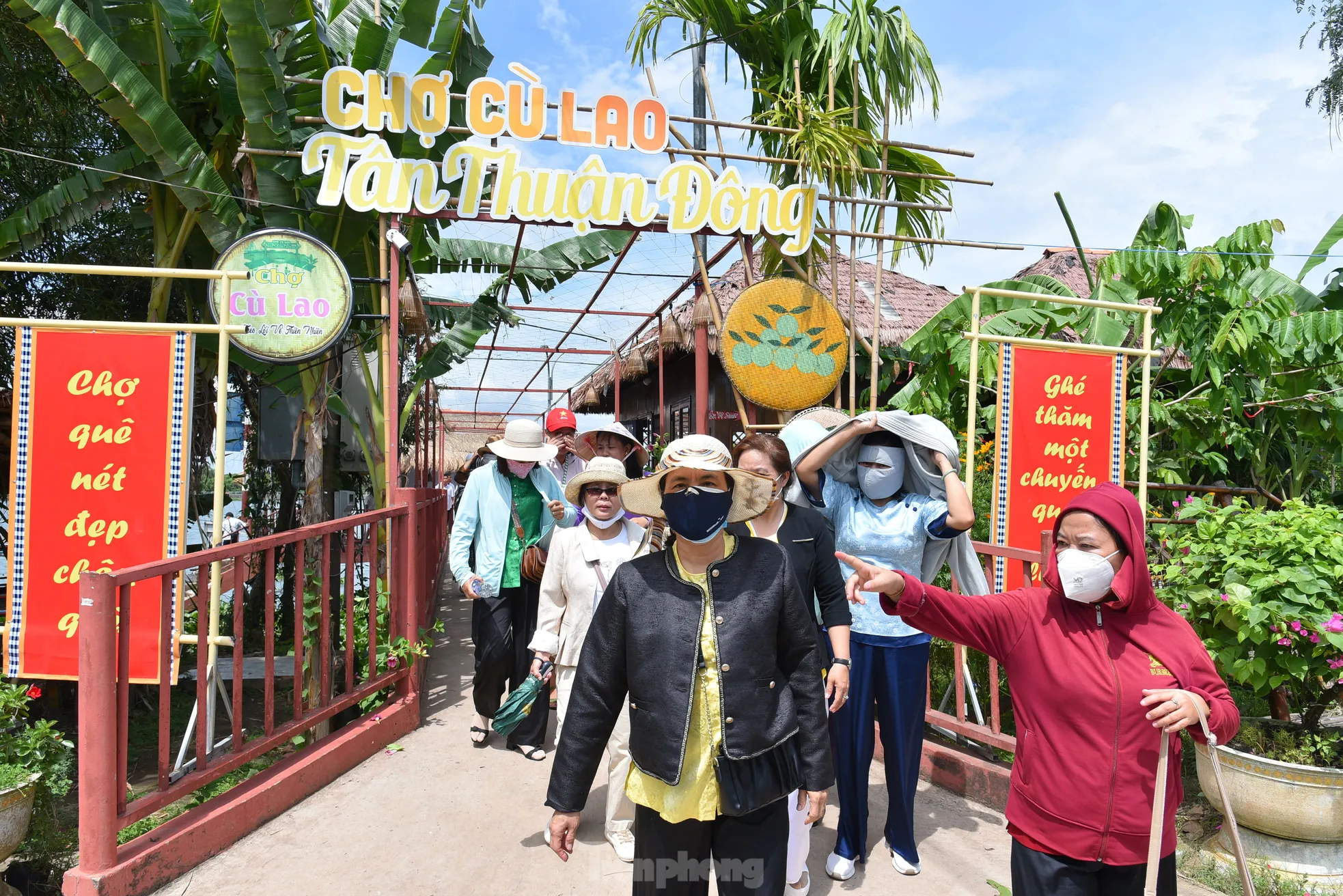 Du khách thỏa thích ăn mãi không hết đặc sản vùng cù lao- Ảnh 2.