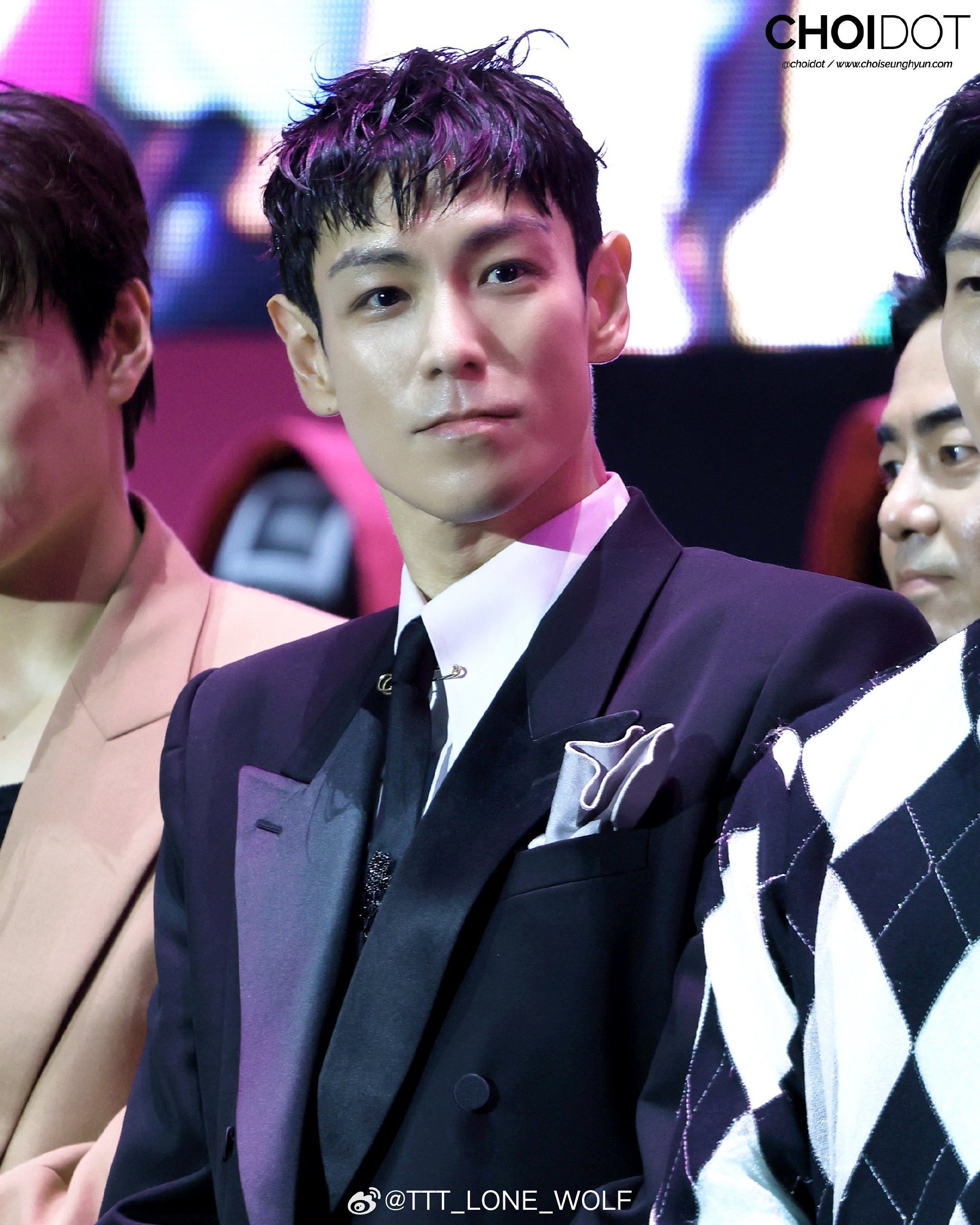 Sốc nặng với “gương mặt ma cà rồng” đáng sợ của T.O.P (BIGBANG), huyền thoại visual xứ Hàn sao lại ra nông nỗi này?- Ảnh 1.