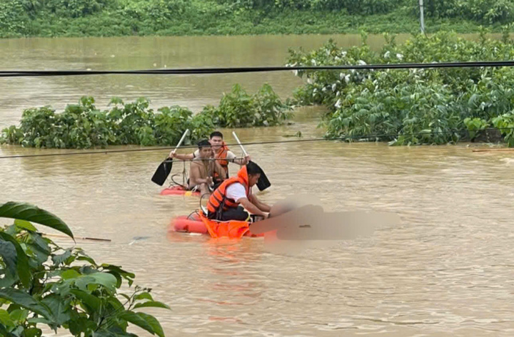 Hai cháu bé bị nước cuốn sau trận mưa lớn ở Thái Nguyên- Ảnh 2.