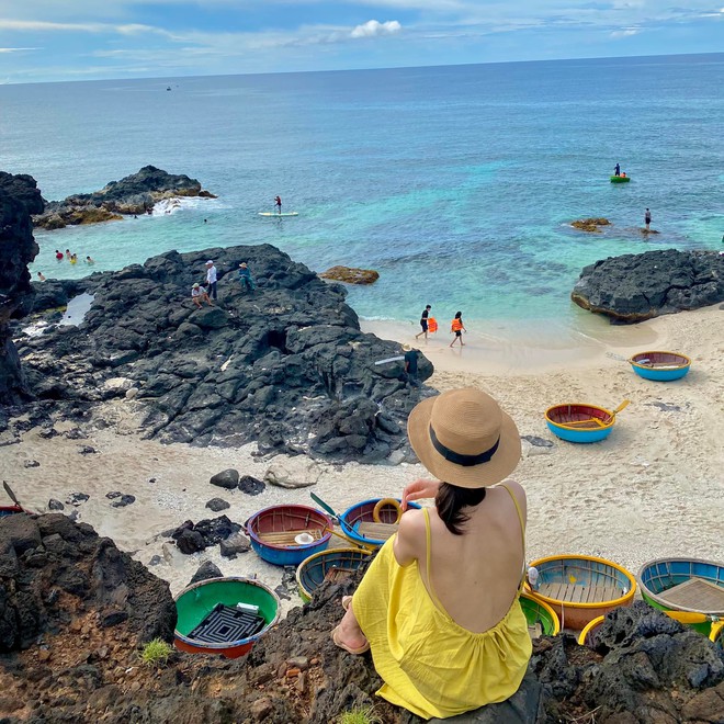 Nơi là tàn tích của núi lửa, có biển hoang sơ, du khách nhận xét: "Đẹp như thiên đường, phải đi vài lần!"- Ảnh 6.