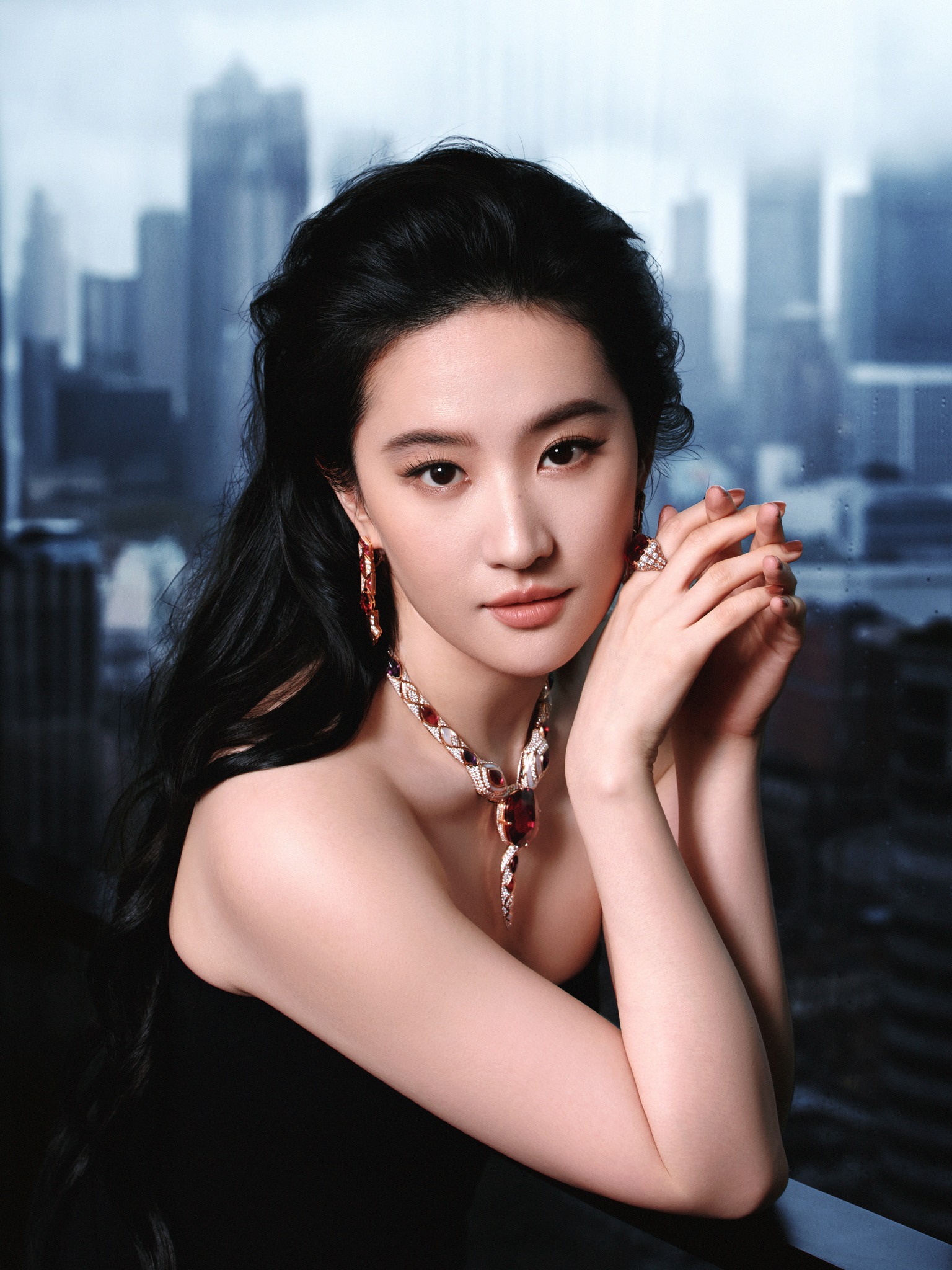 Lưu Diệc Phi bị 