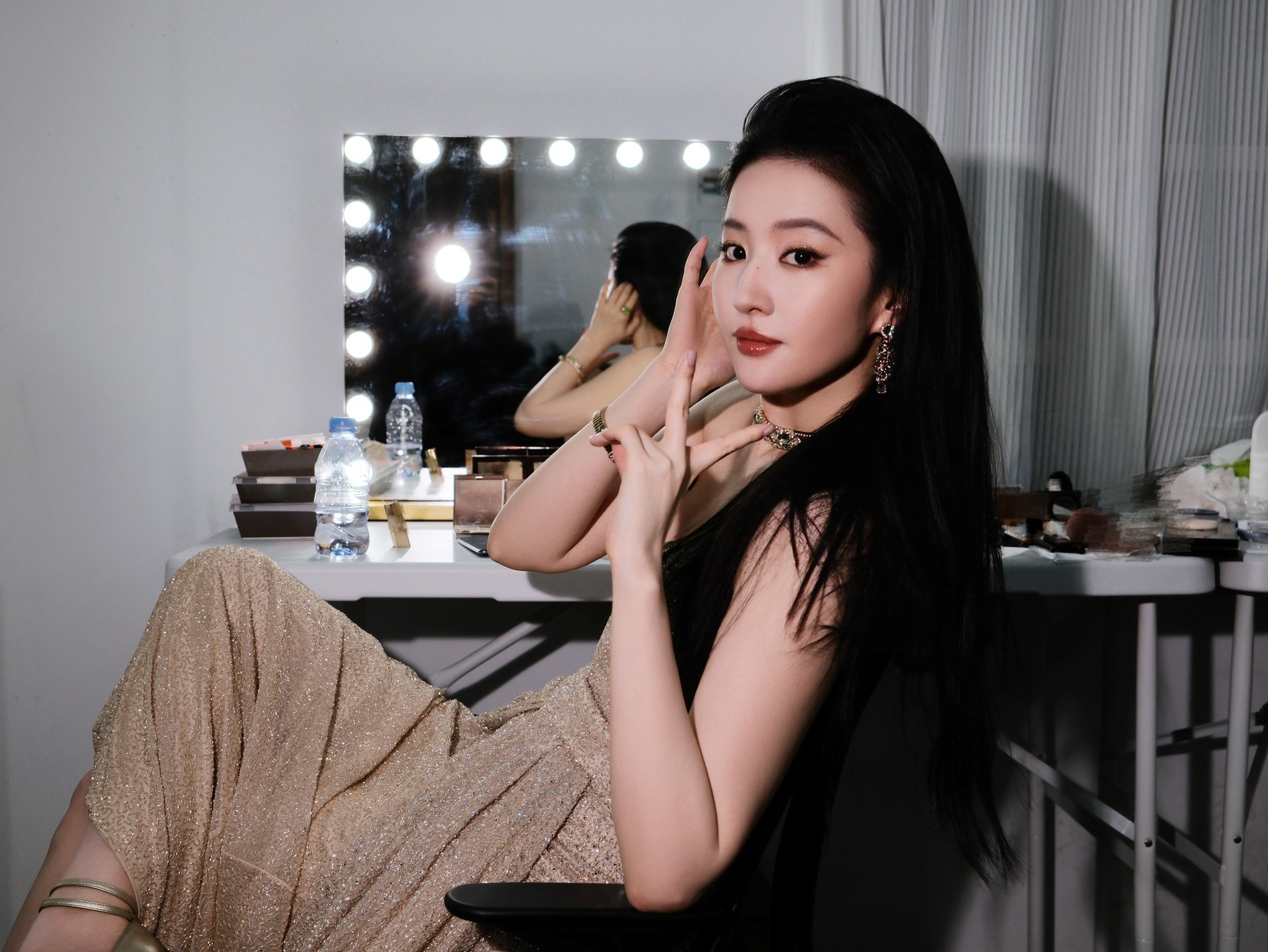 Lưu Diệc Phi bị 
