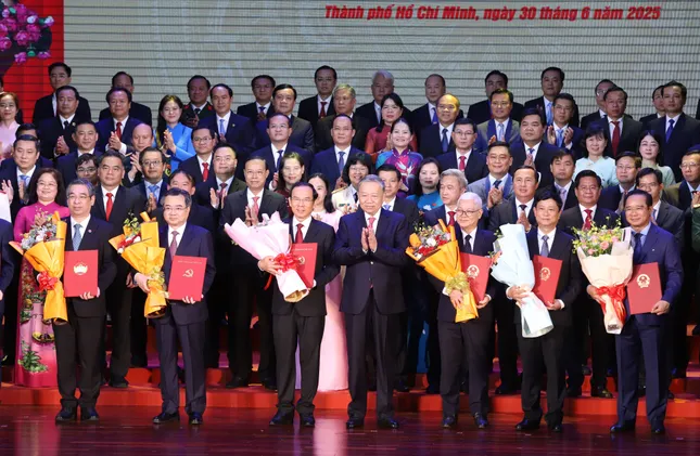 Công bố nhân sự lãnh đạo các tỉnh, thành mới sau sáp nhập- Ảnh 27. Công bố nhân sự lãnh đạo các tỉnh, thành mới sau sáp nhập- Ảnh 27.