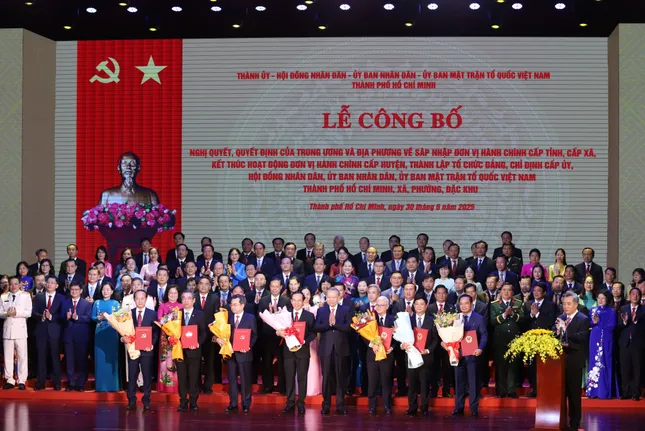 Công bố nhân sự lãnh đạo các tỉnh, thành mới sau sáp nhập- Ảnh 28. Công bố nhân sự lãnh đạo các tỉnh, thành mới sau sáp nhập- Ảnh 28.