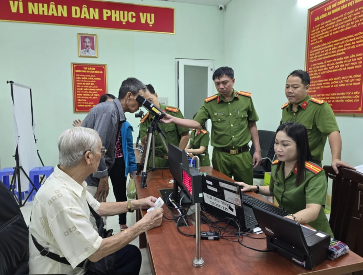 Thông báo quan trọng của Công an TP HCM về tất cả địa chỉ trụ sở công an- Ảnh 1.