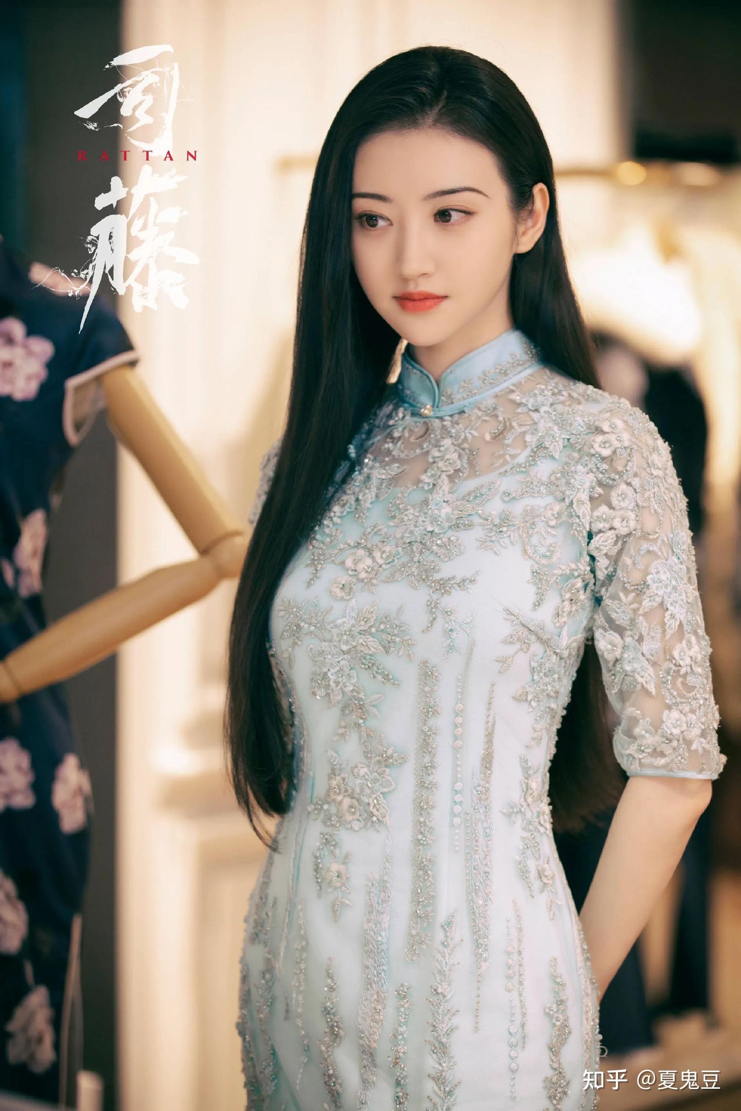 11 giây cho thấy khí chất của mỹ nhân lấn lướt Lưu Diệc Phi- Ảnh 3.