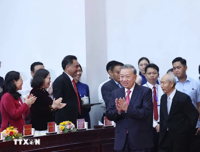 Công bố nhân sự lãnh đạo các tỉnh, thành mới sau sáp nhập- Ảnh 37. Công bố nhân sự lãnh đạo các tỉnh, thành mới sau sáp nhập- Ảnh 37.