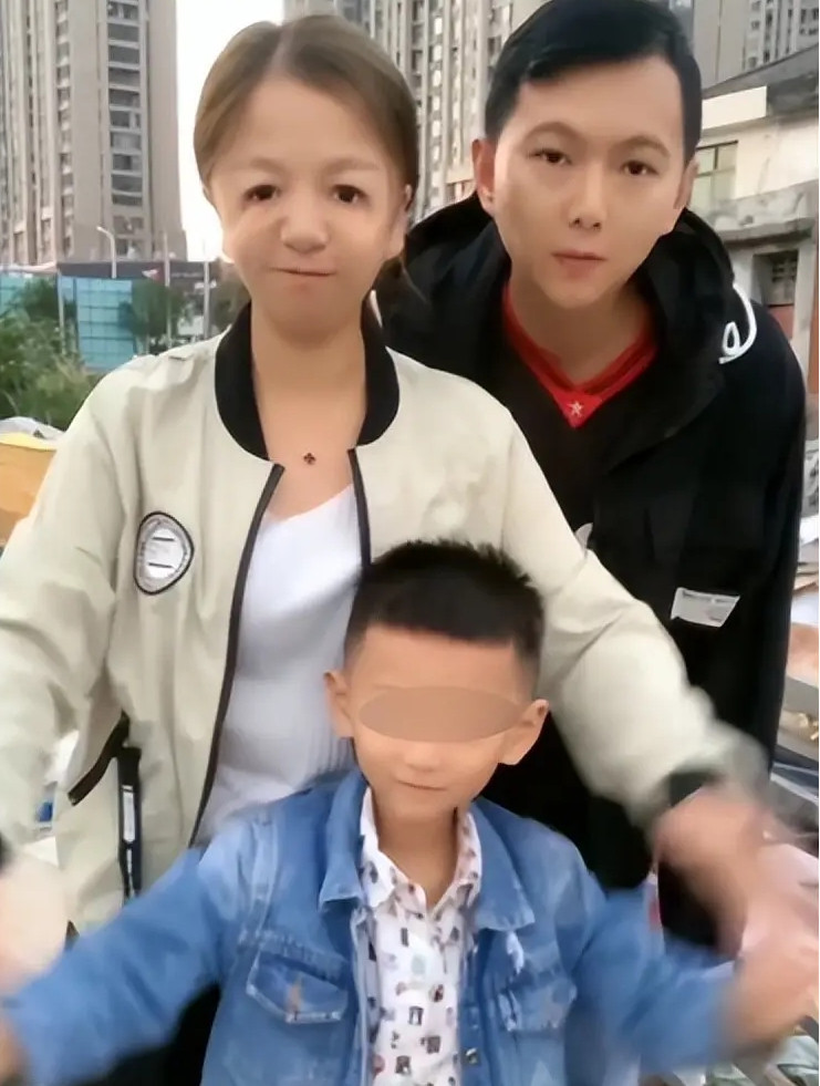 Cô gái mặt "mỏ chim" lấy chồng khoẻ mạnh, sinh 2 con trai khiến ai cũng tò mò- Ảnh 2.