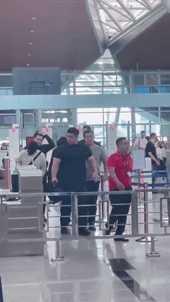 Hóa ra đây là lý do Jungkook và Jimin (BTS) bất ngờ đến Đà Nẵng!- Ảnh 11.